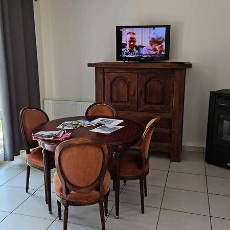 Maison Centre De Bellegarde Avec Jardin Et Terrasse Equipee D'Un Salon De Jardin Et D'Un Barbecue Cuisine Equipee 3 Chambres Avec 2 Lits Double 140X190 Et 2 Lits Simple Chauffage Poele A Granules Parking Gratuit Devant La Maison Bellegarde-du-Loiret 外观 照片