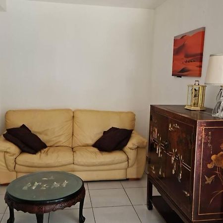 Maison Centre De Bellegarde Avec Jardin Et Terrasse Equipee D'Un Salon De Jardin Et D'Un Barbecue Cuisine Equipee 3 Chambres Avec 2 Lits Double 140X190 Et 2 Lits Simple Chauffage Poele A Granules Parking Gratuit Devant La Maison Bellegarde-du-Loiret 外观 照片