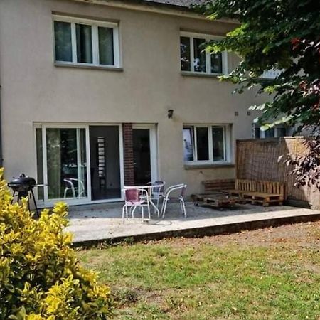 Maison Centre De Bellegarde Avec Jardin Et Terrasse Equipee D'Un Salon De Jardin Et D'Un Barbecue Cuisine Equipee 3 Chambres Avec 2 Lits Double 140X190 Et 2 Lits Simple Chauffage Poele A Granules Parking Gratuit Devant La Maison Bellegarde-du-Loiret 外观 照片
